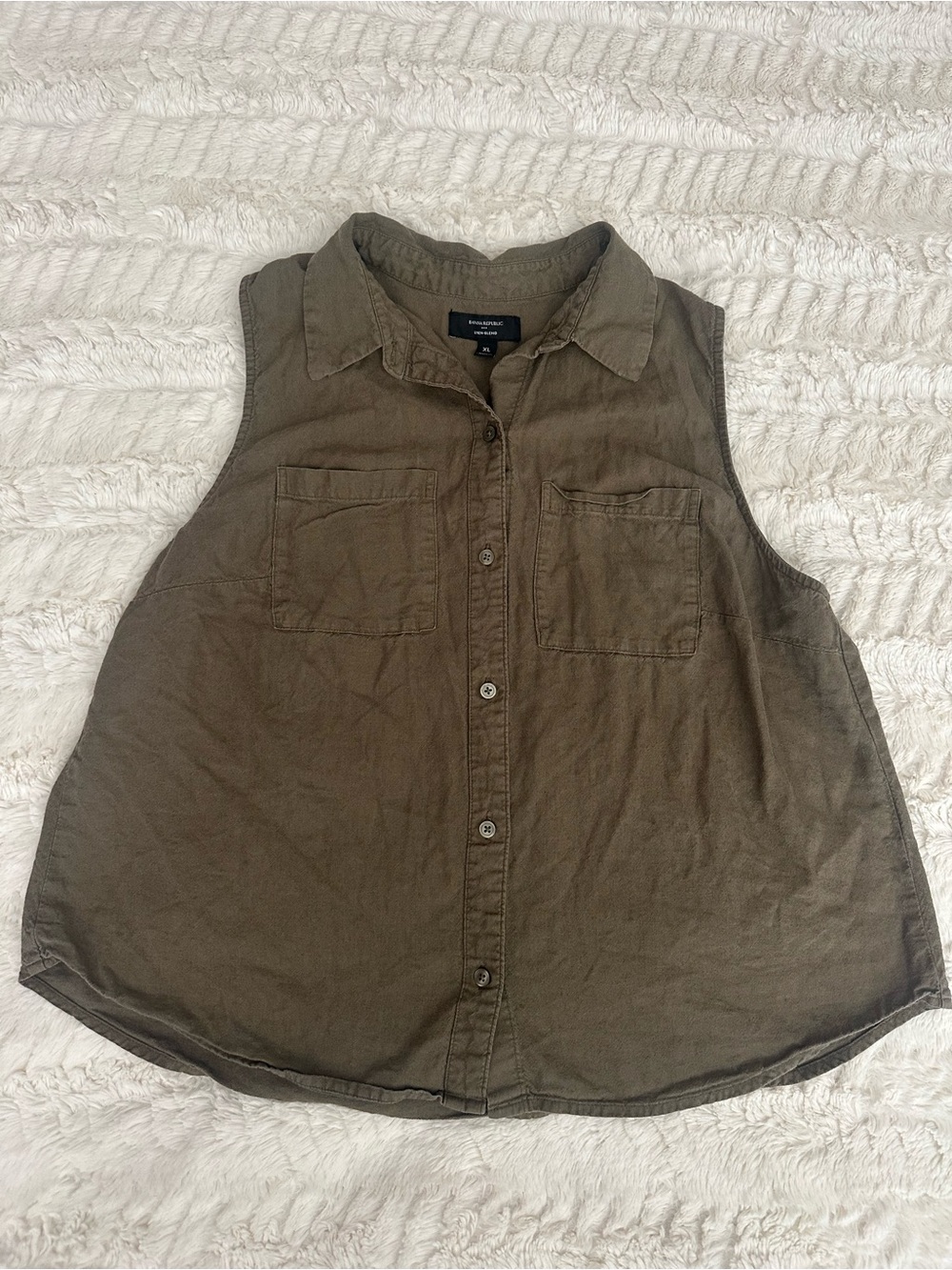 Banana republic military green linen sleeveless buttondown xl